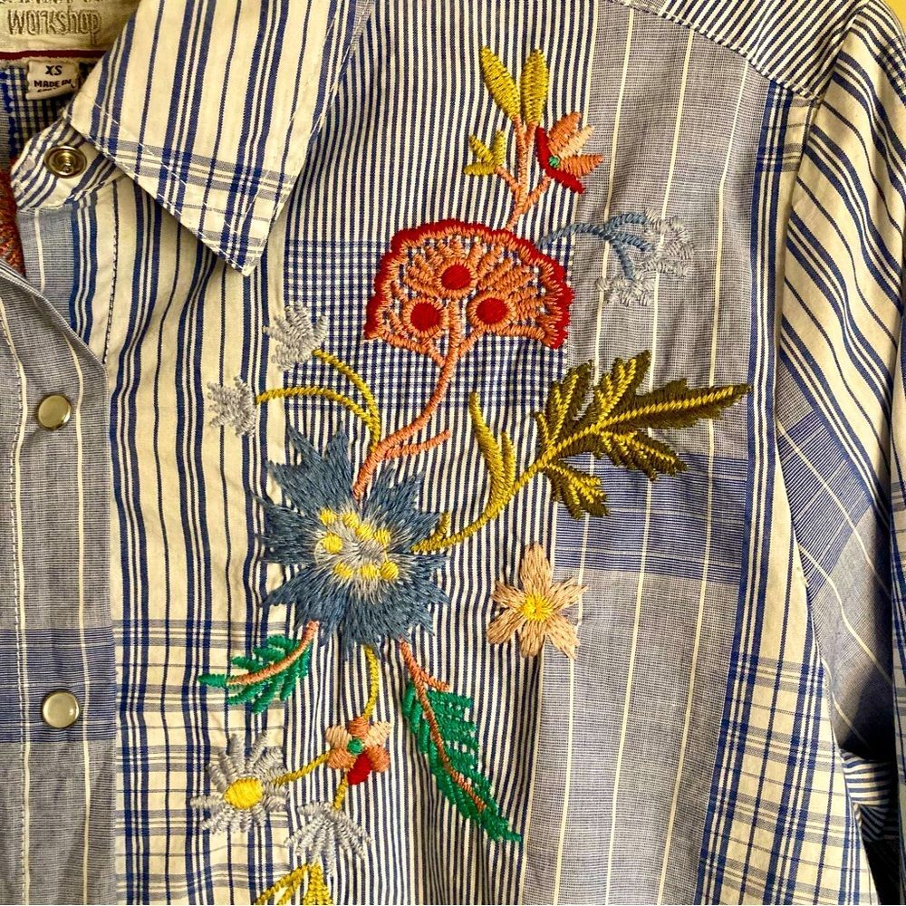 Johnny Was Zanzibar Button Down Shirt Floral Bird Embroidery Plaid Snaps Size XS - Picture 11 of 15